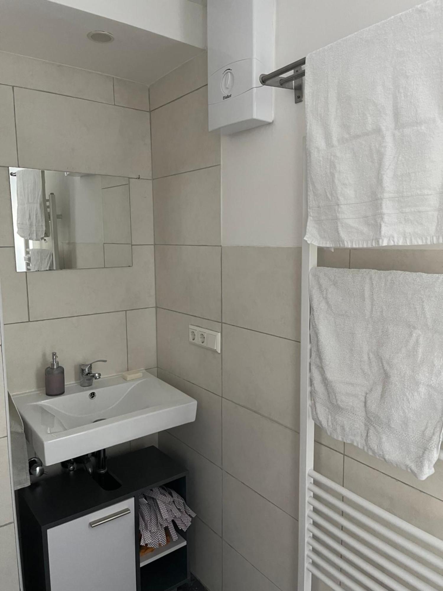 Bequemes Einzelzimmer Im Herzen Von Kassel Dış mekan fotoğraf