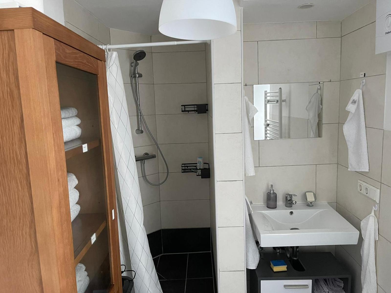 Bequemes Einzelzimmer Im Herzen Von Kassel Dış mekan fotoğraf